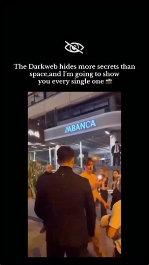 Darkwebfilm on Instagram: "@darkweb.films 1997년 개봉한 영화 Titanic은 잭과 로즈의 운명적인 사랑을 통해 비극 속에서도 오래 남는 감정의 깊이를 보여주는 작품입니다. 화려한 연출보다 인물의 감정에 더 집중한 제임스 카메론 감독의 스타일은 지금 다시 봐도 묘하게 가슴을 울리죠. 배가 침몰하는 장면이 아닌, 두 사람이 서로를 바라 보던 순간들이 더 강하게 기억에 남는 영화이기도 합니다. 이 감정을 완성해주는 곡이 바로 셀린 디온의 *”My Heart Will Go On” *입니다. 처음 들으면 잔잔한데, 어느 순간 자연스럽게 가슴이 벅차오르는 느낌을 줍니다. 특히 후반부의 고조되는 보컬은 영화 속 잭과 로즈의 마지 막 장면과 겹쳐지면서 괜히 마음이 서늘해지기도 하고요. 많은 분들이 “이 노래가 나오면 왜 그 장면이 자동으로 떠오르는지 모르겠다”고 말하는데, 그만큼 영화와 음악이 자연스럽게 얽혀 있는 곡입니다. 1998년 아카데미 주제가상을 비롯