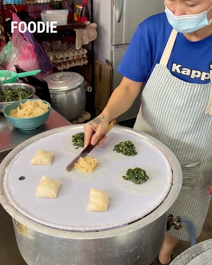 Take a look at how this humble stall in Penang makes fresh Chai Kuih on the spot! 📍Nibong Tebal Cai Kuih @ Yummy Cottage | Penang Foodie
