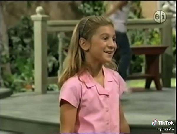 #barneythedinosaur #barneyandfriends #riff #riffthedinosaur Riff can do most anything that makes a sound!