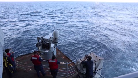 US Navy Test Fire MK38 Machine Gun on Sea
