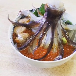 24M views · 204K shares | This squid is dead. But it moves likes it's alive. That's why this Japanese dish is one of the craziest things you'll ever eat. | Insider | Facebook