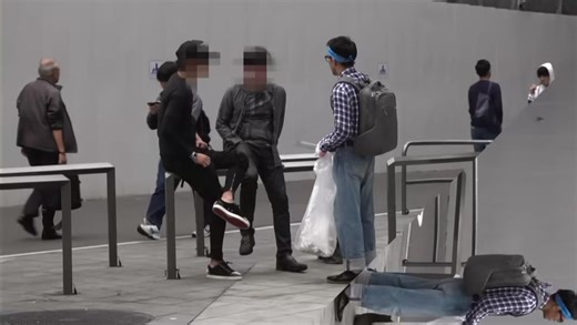 シャドー見せられてからビビり倒すとかクズ過ぎるほんま路上喫煙してポイ捨てするやつ月1で1年間朝倉海のテンカオ喰らう刑にしたらええわ#朝倉海#ポイ捨て
