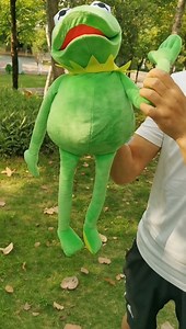 Watch kermit the frog puppet on Amazon Live