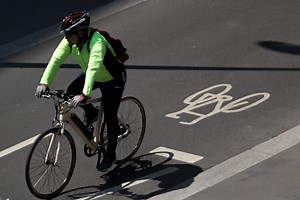 Risks versus benefits of commuting by bike assessed