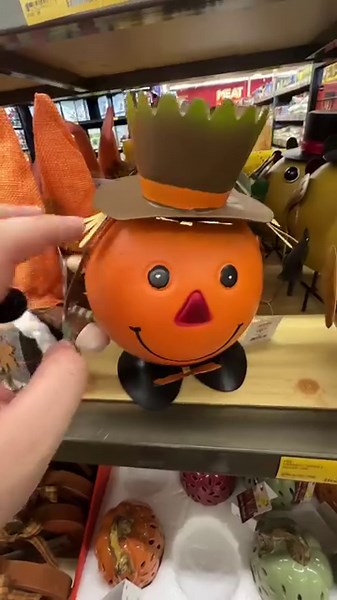 It's finally Fall! Find all the seasonal essentials at Grocery Outlet for prices you will love! Stock up on savings at your local Grocery Outlet today! #GroceryOutletFinds #Fall #Turkey #AutumnDecor *Items and prices vary by store. | Grocery Outlet