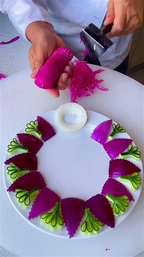 Beyond the plate: The exquisite art of fruit carving revealed by culinary masters.#food #cuttingart