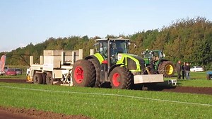 Traktortræk i Gludsted med Svend Søndergaard i Claas Axion 930 | Mosegaarden