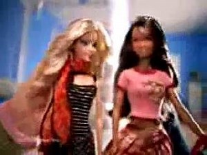 I love the Fashion Fever series! So many cool fashions and accesories. Here is the commercial for the Spring 2004 wave. | Papusile Mele