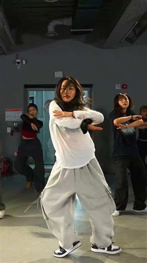 dance to the guitar🎵🎸 #debby #choreography