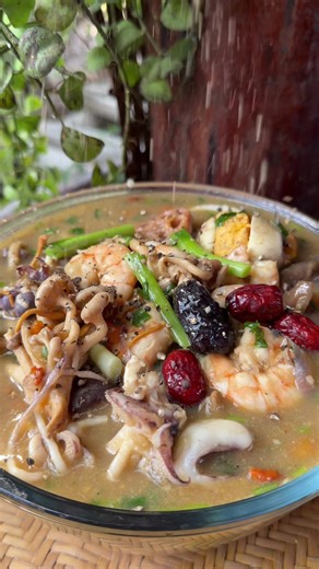 Nấu nồi cháo full top pin cho ông nội tẩm bổ cô chú anh chị ơi🤤#thiennhan5272 #namduongsinh16vi#setnamthiennhan5272 #chaukieumy2k