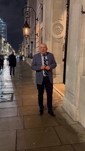 🎩 An evening at the RAC Club, Pall Mall — cocktail night before tomorrow’s London to Brighton Veteran Car Run. We’re all dressed up; enjoy a few glimpses inside this incredible building. Outside, veteran machines are already lining the kerb, adding to the buzz. More behind-the-scenes tomorrow. Royal Automobile Club RM Sotheby’s London to Brighton Veteran Car Run #LondonToBrighton #VeteranCarRun #RACClub #PallMall #VintageAndClassic #BritishMotoring #BehindTheScenes | Vintage & Classic