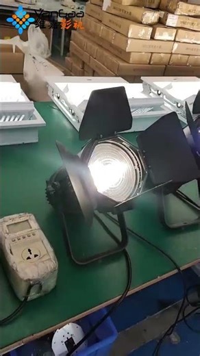 VanGaa 200W Fanless RGBW LED Studio Fresnel