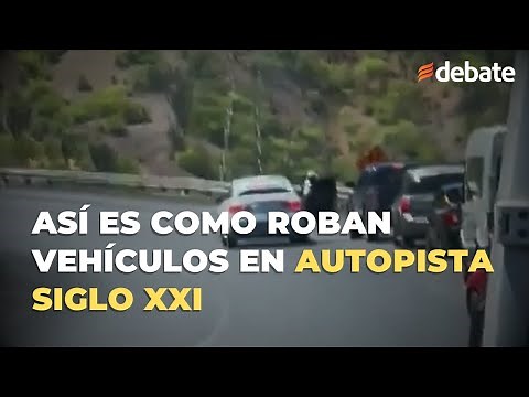 Así es como criminales roban vehículos en autopista Siglo XXI de Michoacán.