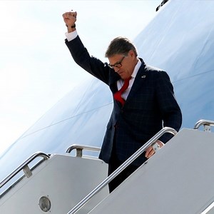 U.S. Energy Secretary and former Texas governor Rick Perry has resigned. https://bit.ly/2MNZBiJ | USA TODAY Video