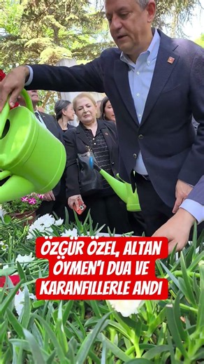 Özgür Özel commemorated Altan Öymen with prayers and carnations