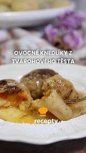 Jak na ovocné knedlíky z tvarohového těsta? Uložte si recept na později, sezóna jahod se blíží! 😋🍓 | Recepty od našich babiček