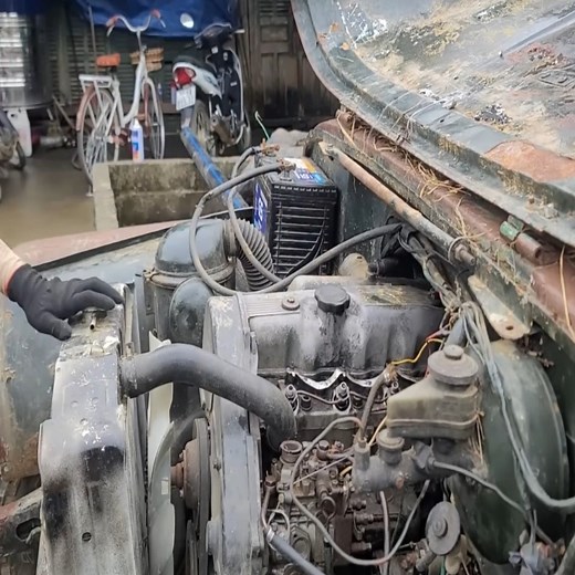 Restoring an Abandoned Jeep Can It Still Run After More Than 30 | Pues