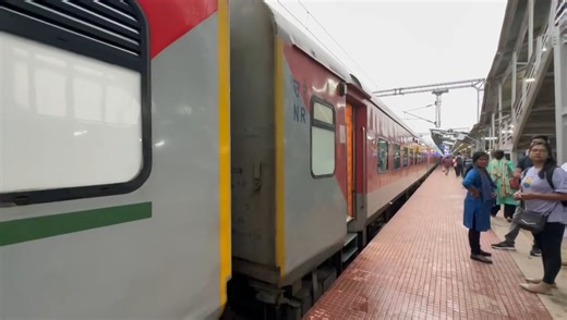 35 reactions | RAJDHANI FIRST AC INTERIOR FULL TOUR #IndianRailways #RajdhaniExpress | 200Journeys | Facebook
