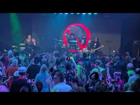Men Without Hats opening The Safety Dance 1st set 80's Cruise