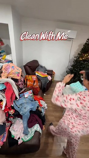 3K views · 1.2K reactions | 1 Hour Reset Before My Kids Get Home﫧狀 #explore #réel #reeltrend #cleanwithme #cleaningmotivation #momlife #stayathomemom #cleaning #speedclean #reset #youngmom #stayathomemomlife | Mamiimelanie | Facebook
