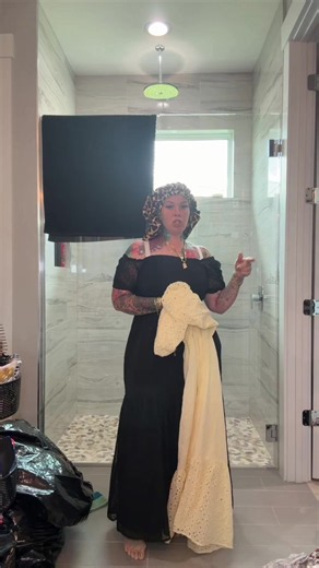 Help me pick the dress for the brunch! #melanoma #brunch #bandabrunch #mamacookie #helpme