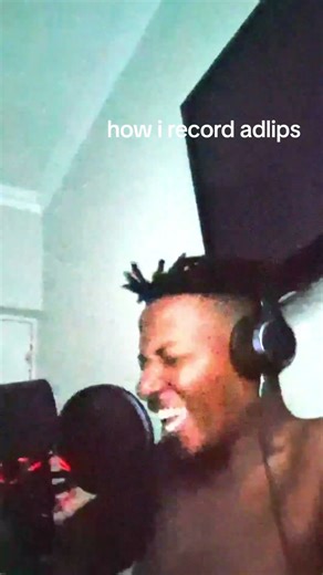 how to record ur adlips just scream