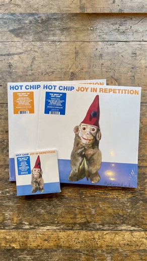 HOT CHIP - Joy In Repetition LP (Standard / Limited vinyl / CD) (DOMINO) Joy In Repetition is the first ever anthology of some of the best of Hot Chip. It covers the band’s work, from their landmark EMI/DFA debut, The Warning, and traces their artistic evolution up to the present day. Packed with stone-cold bangers from across their career: "Ready For The Floor,” “I Feel Better,” and “Flutes,” to name a few. Alongside, new track, "Devotion", which sees the band in full voice, merging pop hooks w