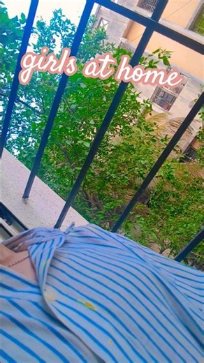 Girls At Home 🏠🏡 home free reaction, she leaving home reaction, reacting to home free, #pretty