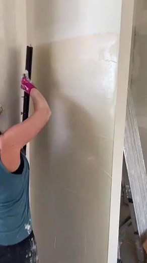 584K views · 5K reactions | Level 5 example - you should still be able to see the drywall through the mud. | Drywall Shorty | Facebook