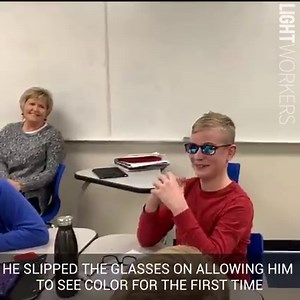 177K views · 2.3K reactions | This 7th grader gets emotional when he gets to see color for the first time! ❤️ The heartwarming experience went viral and thanks to a fundraiser started by his mom, others are able to receive glasses to help them see in color too! | LightWorkers | Facebook