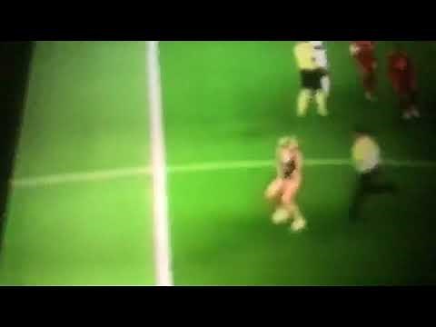 Kinsey Wolanski (Kinsey Sue ) running naked during the UCL final between Liverpool & Tottenham