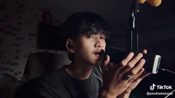 Emotional Khmer Cover Song Lyrics by @rtheaa
