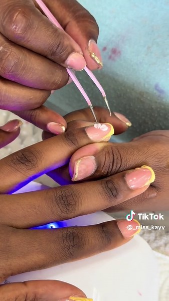 Nail Art Inspiration: Gel Nails & Maintenance Tips