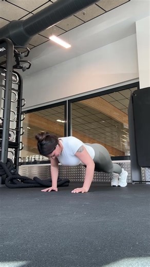 TRICEP PUSH UPS