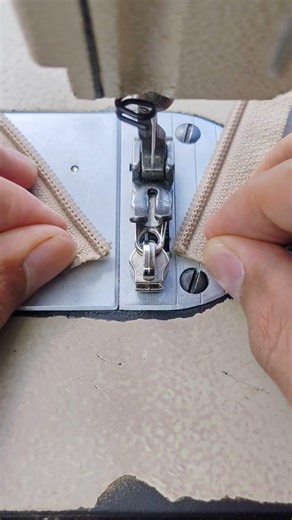 simple technique for inserting a zipper head #simpletrick