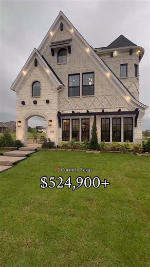 Creating an Easy Drawing of a Supermarket in a Valley