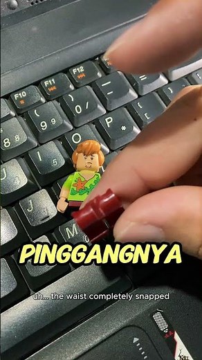 Guys… have you ever had a minifig break like this? 😭