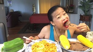 373K views · 10K reactions | พ่อใหญ่เซอร์ไพรส์เมียวันวาเลนไทน์ | Chompoo Sangchan Page | Facebook