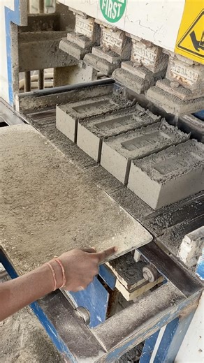 #love #lovesongs #viral #vlog #share #status #minivlog #machine #shorts FLYAsh Bricks 🧱 machine