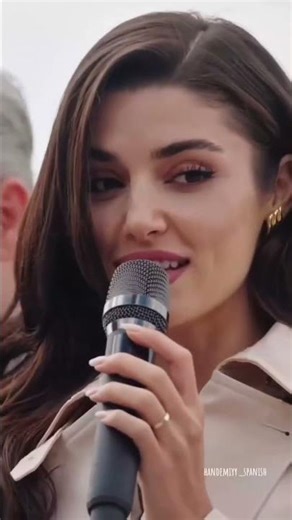 She's a SUPERSTAR! 🎤 Hande Erçel's Iconic Karaoke Moment is Pure ENERGY! 🔥 #HandeErçel #shorts