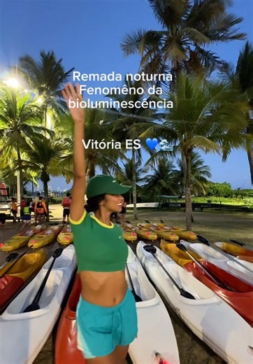 PASSEIO DE REMADA NOTURNA EM VITÓRIA LARA VER O FÊNOMENO DA BIOLUMINESCÊNCIA 💙🌊✨. Link do site está na minha bio aqui do perfil. #publii