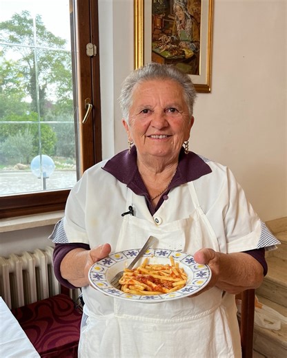 Maccheroni pasta has so many different names in Italy and Iolanda shares her recipe, but with a local Abruzzese twist. The pasta is called ceppe. #freshpasta #HomemadePasta #nonna | Pasta Grannies