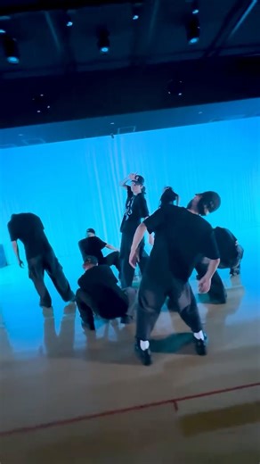 LDH SCREAM OFFICIAL on Instagram: ". 📝ROUND曲を振り返り D.LEAGUE 25-26 SEASON ROUND.2 “L's up” #LDHSCREAM Full Member Performance ♪L’s up feat. Maddy Soma 各種音楽サイトにて楽曲配信中!! #dleague @dleague_official @iam_official_ffc"