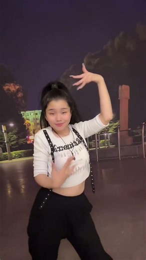 Love Song 1990 Finger Dance Performance by Fengbao Singing Finger Dance Cover