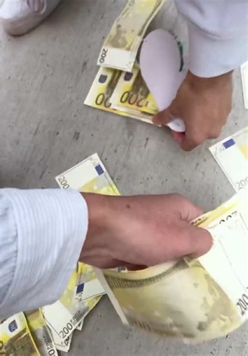 Réponse à @Jennifer9 cache-cache géant dans toute la ville