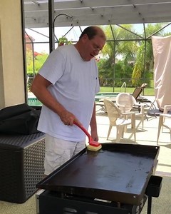 2.3K views · 1.4K reactions | ❄️The world's bestselling Grill Brush was sold out for 7 months, get yours while supplies last this Holiday Season! What Are You Waiting For⬇️ grillrescue.com/cybermondaydeal | Rescue Co. | Facebook