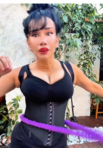 If you’re busy but still want an easy way to move your body at home This weighted hula hoop is quiet, soft, and beginner-friendly. try it yourself Ultra-Silent Soft Hula Hoop for Home Workout - Noise-Free Weighted Fitness Ring with Full Wrap Design Exercise Equipment #tiktokshopcreatorpicks #TikTokShopHolidayHaul #trending #mustbuy #DAILYVIGOR @DailyVigor.