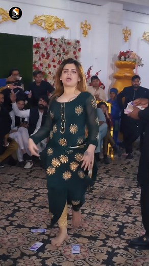 Bari Bherhi Hondi Marda Di Zaat , Hani Sheikh Mujra Dance Performance 2025 | SG Studio
