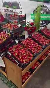 🍓 Te așteptăm la piață cu cele mai naturale și dulci căpșuni din Oltenia ! ➡️ Ne găsești la noul punct de lucru din Piața Centrală Craiova ! 📍 Intrarea principală ( Financiar ) ⏰ Luni - Duminica 08:00 - 19:00 😍 Te așteptăm cu drag ! | Ferma Drăghici