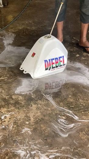 Cleaning Fuel tank to remove debris